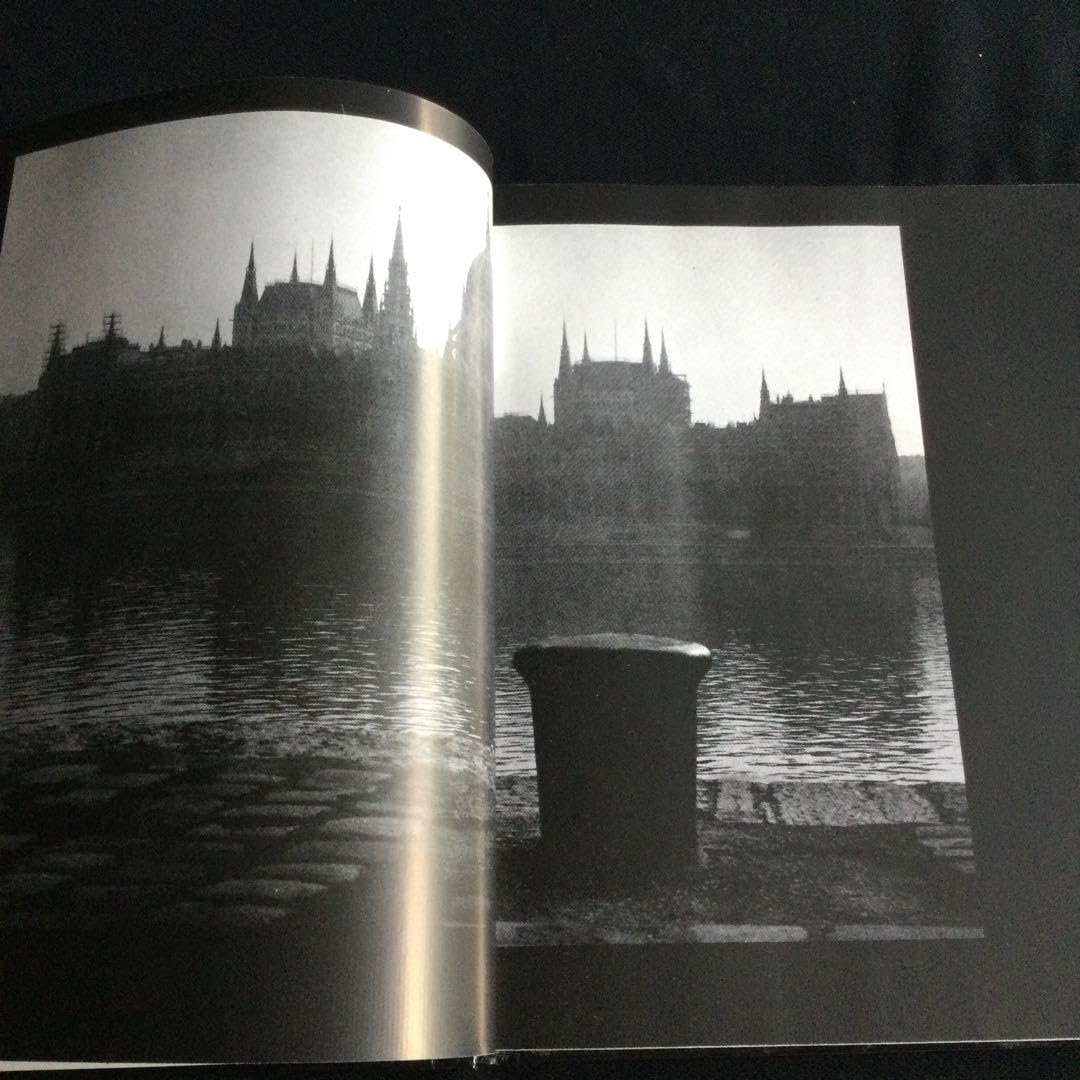 Amazon.co.jp: ハンガリー 国会議事堂 洋書 本 写真集 英語 Tamas